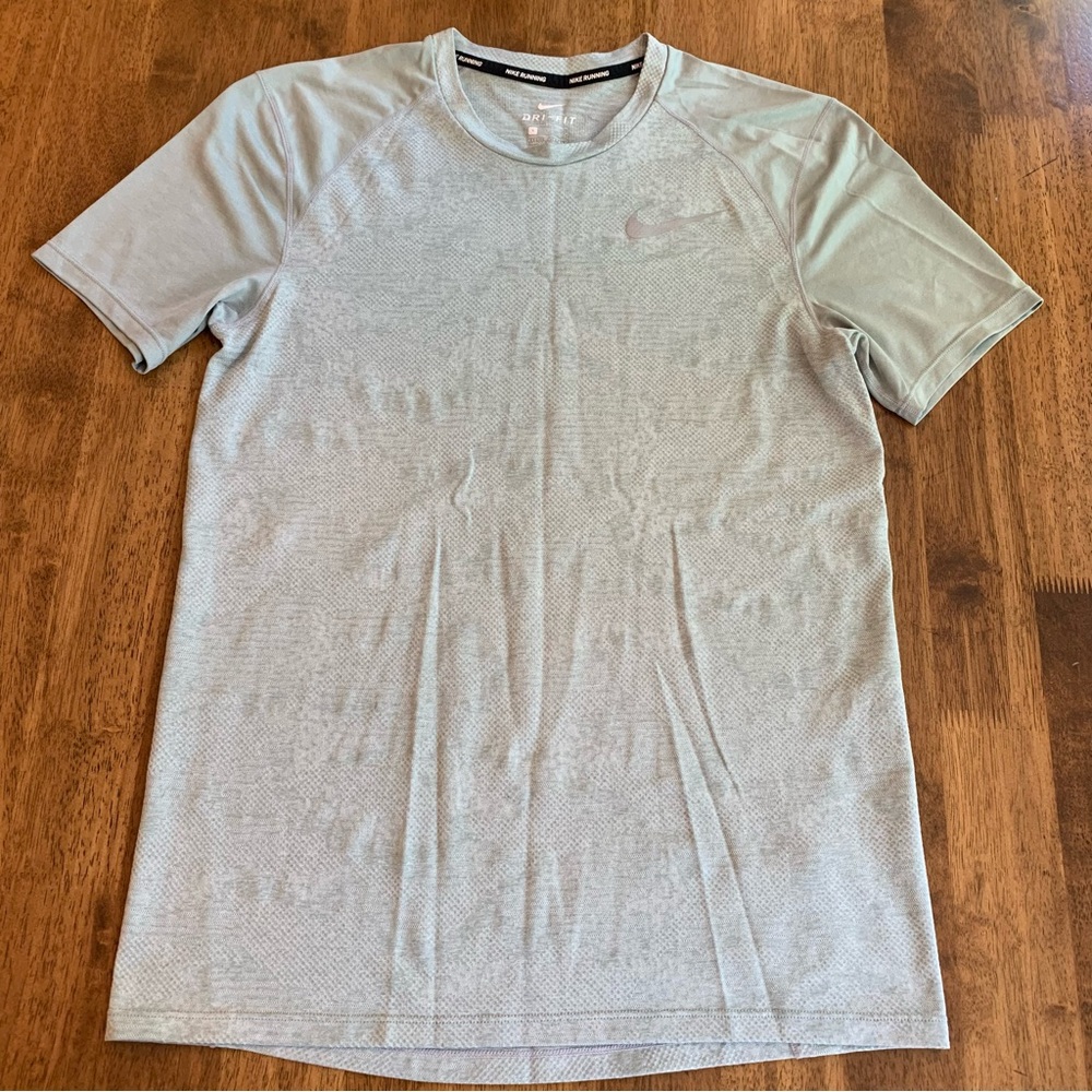 Nike Dri-Fit Running Shirt – Men’s Size S